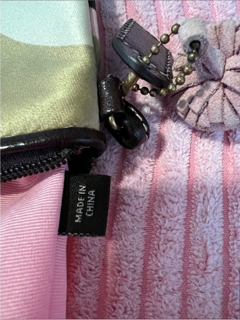 Coach Pink & Olive Signature Wristlet Leatherware 1941 Line - Picture 4 of 15